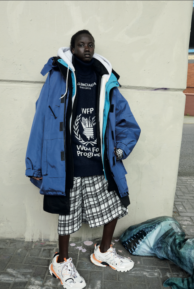 アート・デザイン・音楽 PURPLE FASHION & THE JUERGEN TELLER PURP Juergen Teller and Dovile Drizyte loving each other on the Purple